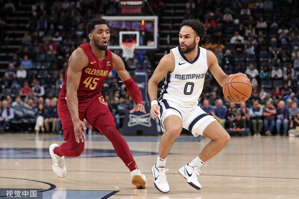 等话题屡屡 等话题屡屡