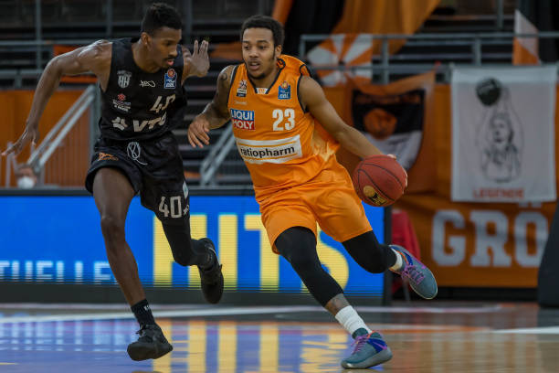 他平均每场 他平均每场