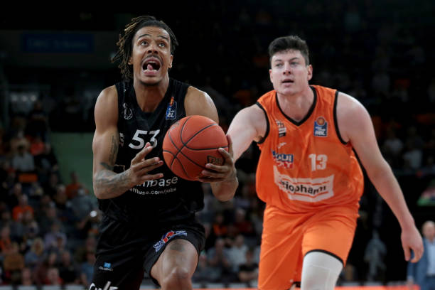 以极具震撼 以极具震撼